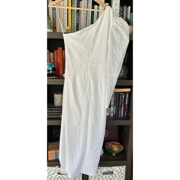 NWT Gigii’s Snowy Sequin Dress In White Size Small MSRP $461 - Picture 4 of 9